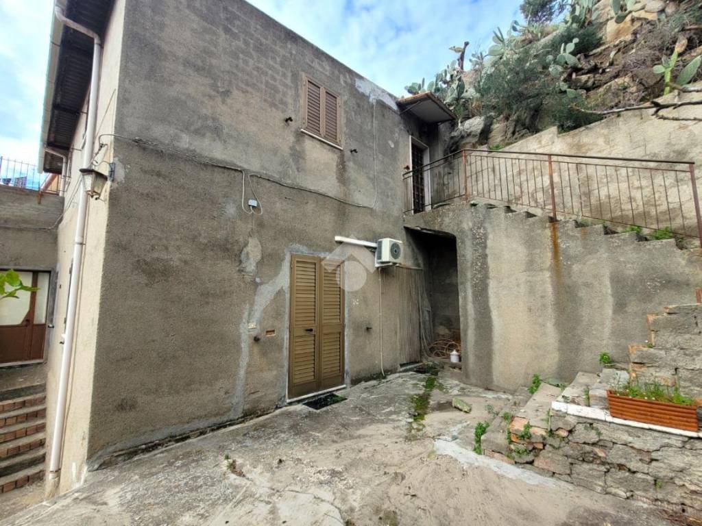 Palazzo / stabile a Motta san giovanni in Via Stretto della Ferrina - Foto 2