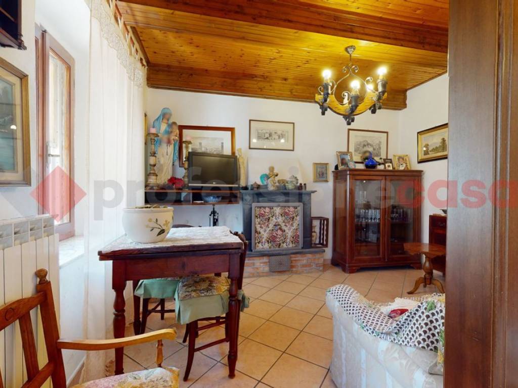 Appartamento a Minucciano in Via Vittorio Emanuele Gorfigliano, 26 - Foto 3