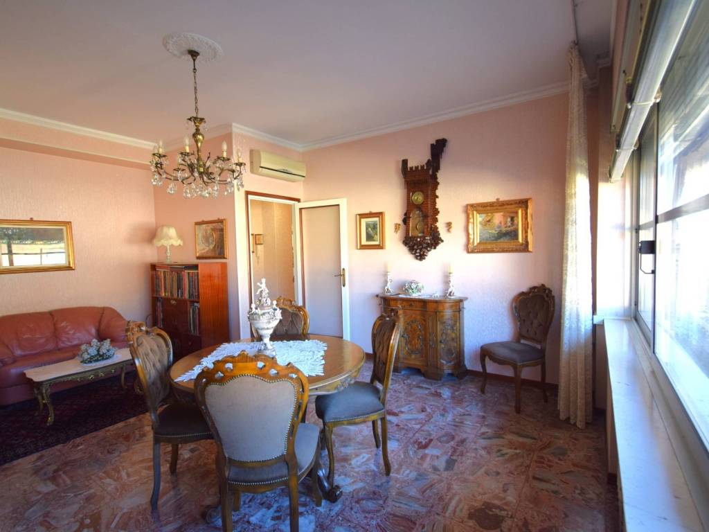 Appartamento a Parma in Strada Collegio dei Nobili - Foto 2