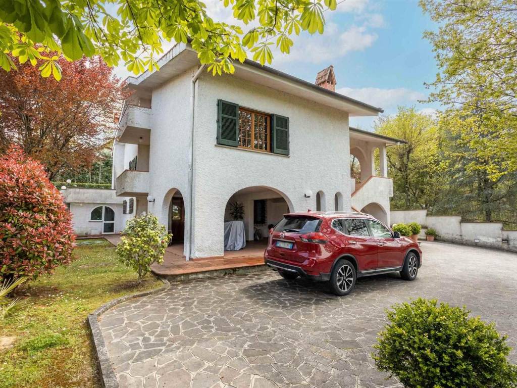 Villa a Quarrata in Via delle Palaie, 21 - Foto 2