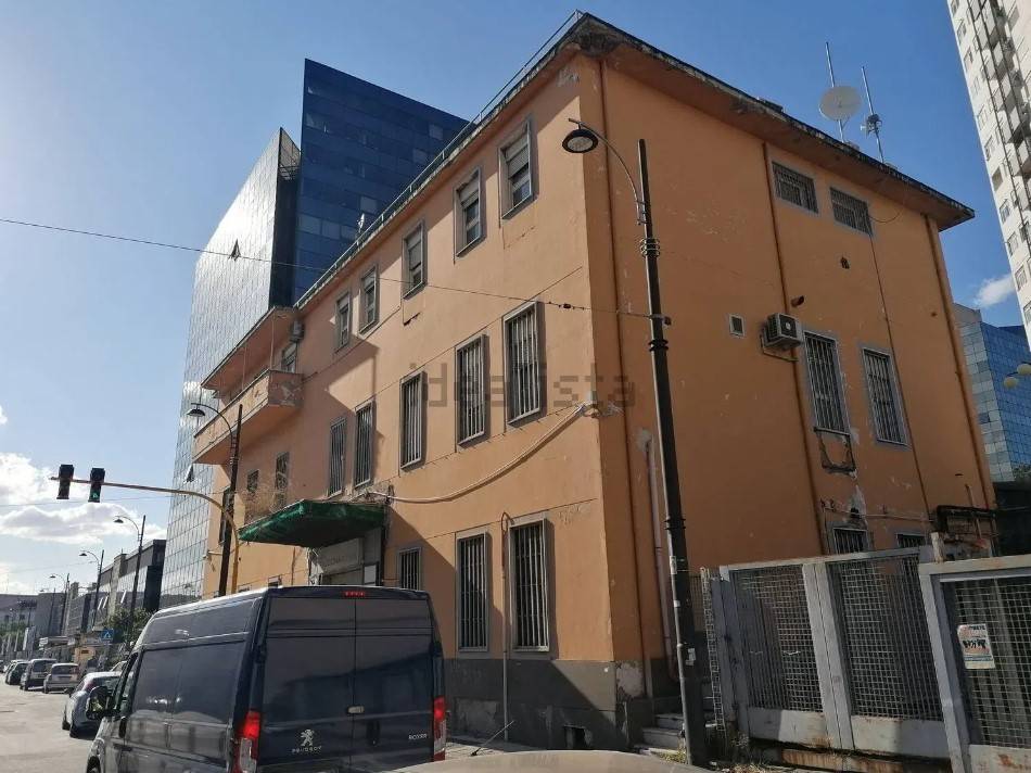 Palazzo / stabile a Napoli in Via Nuova Poggioreale - Foto 4