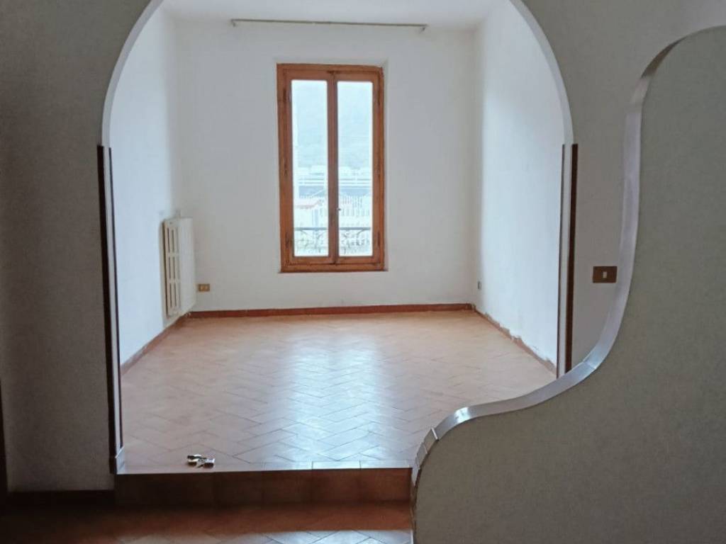 Appartamento a Montevarchi in Via Dante Alighieri - Foto 4