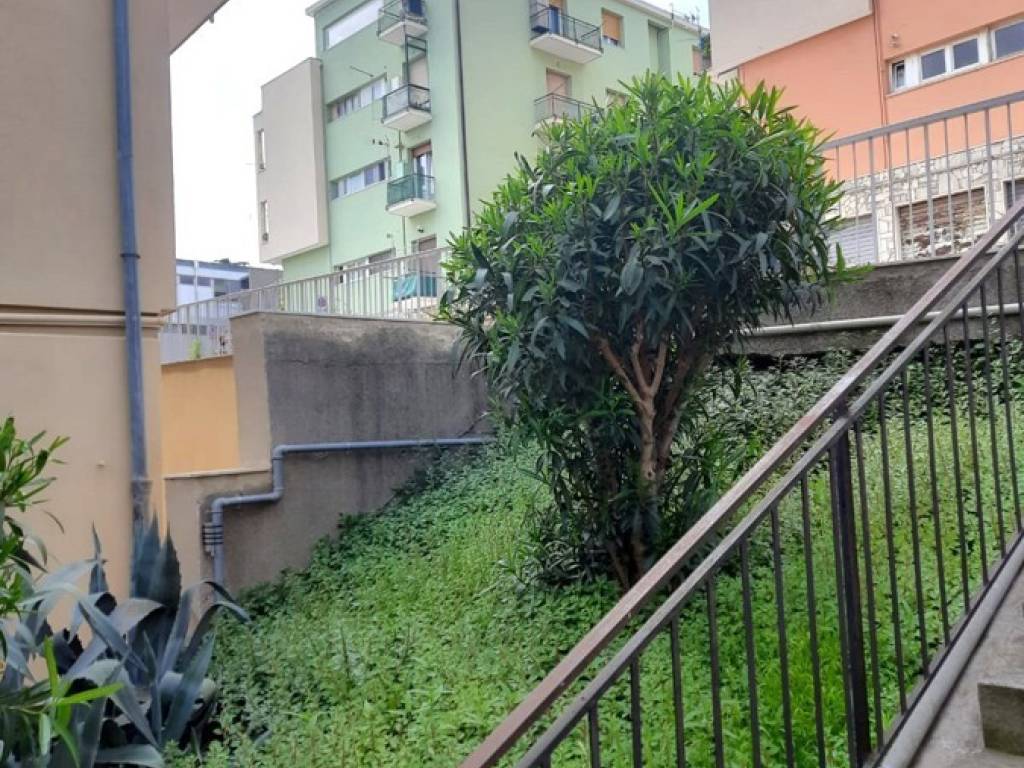 Appartamento a Savona in VIA SCOTTO - Foto 2