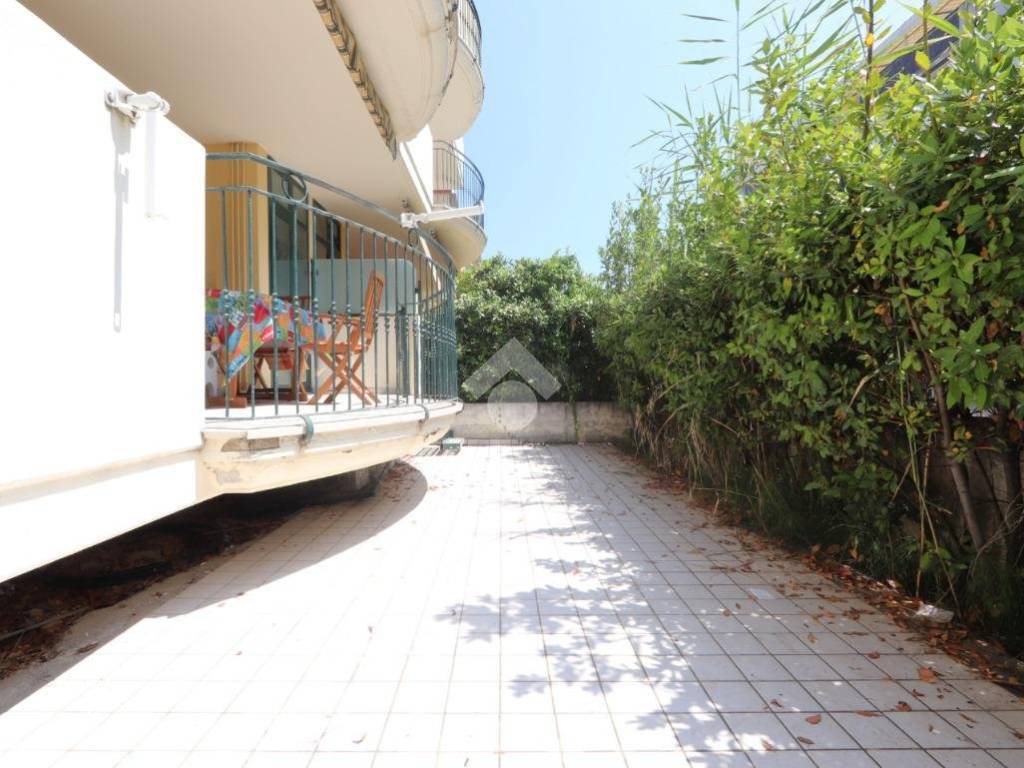 Appartamento a Martinsicuro in Via Delfico - Foto 2