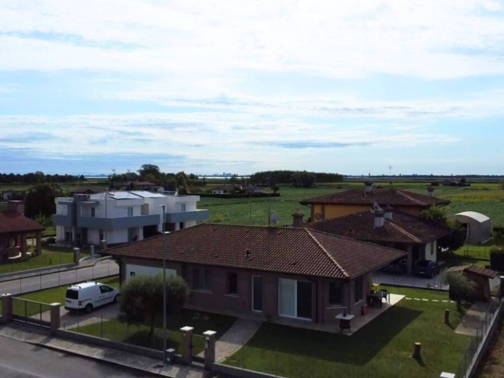 Villa a Latisana in Via Laguna - Foto 3