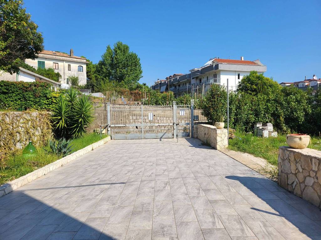 Villa a Cava de' tirreni in Via Gioacchino Trezza - Foto 5