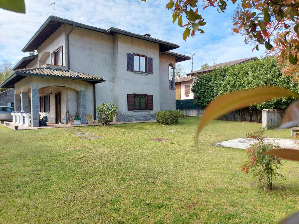 Villa a Castelletto sopra ticino in Via Riale - Foto 3