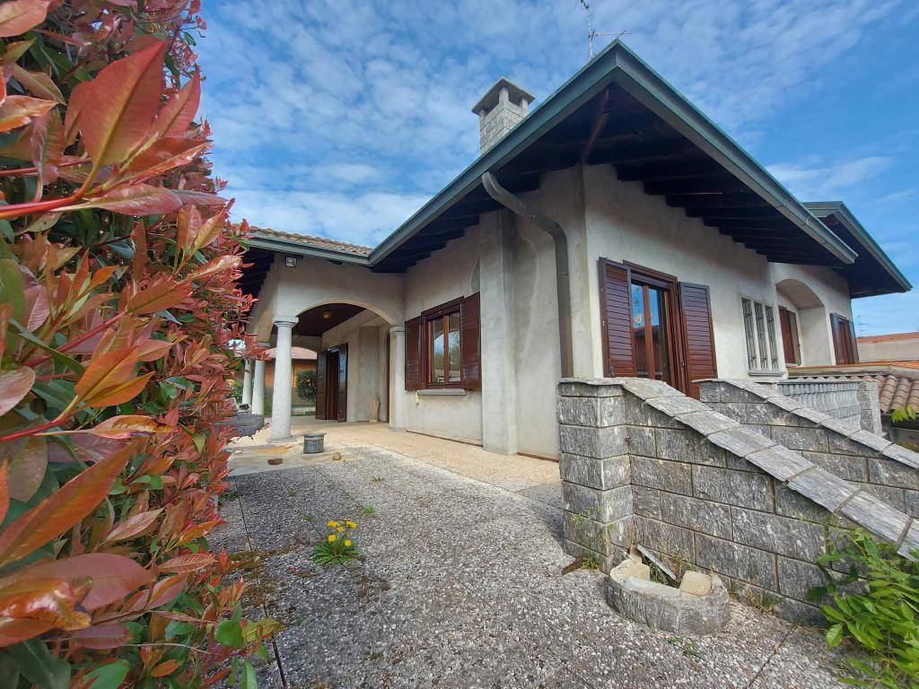 Villa a Castelletto sopra ticino in Via Riale - Foto 5