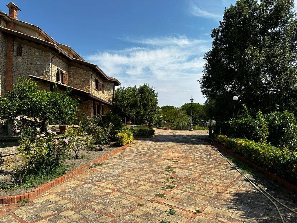 Villa a Caltanissetta in Viale Luigi Monaco, 42 - Foto 3