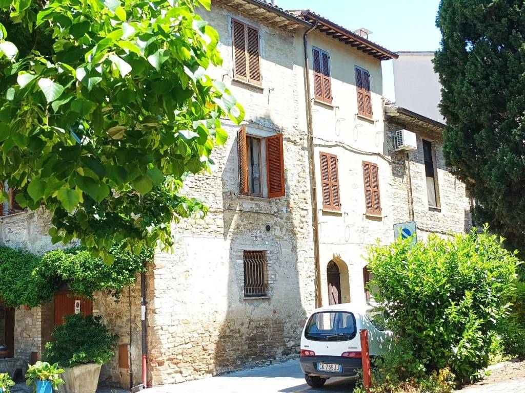 Casa indipendente a Bevagna in Via Fabio Alberti - Foto 3