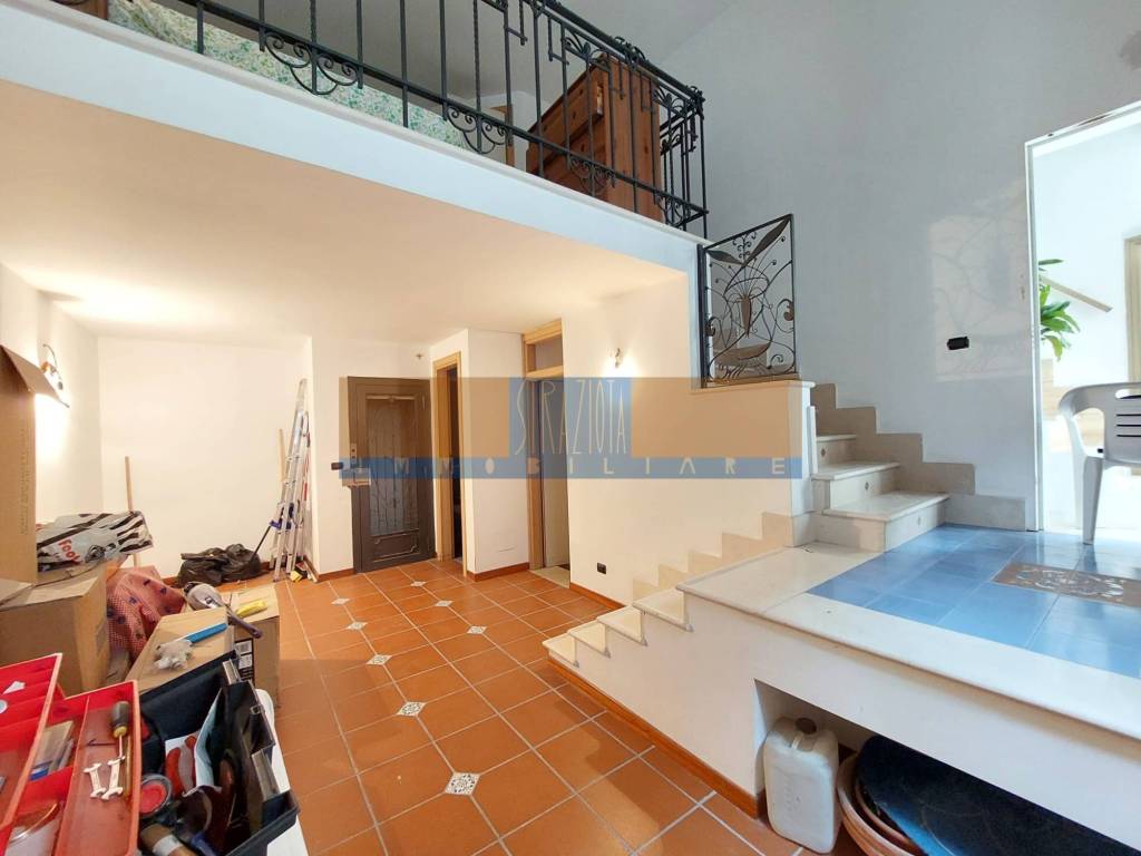 Casa indipendente a Modugno in Via Nicola Longo - Foto 2