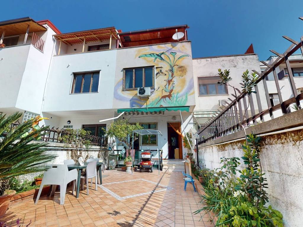 Villa a Nocera inferiore in Via Eduardo De Filippo - Foto 3