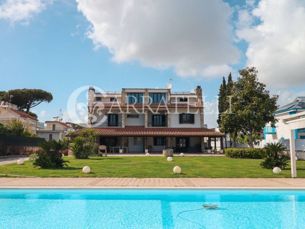 Villa a San felice circeo in Piazzale Gianpaolo Cresci, 7 - Foto 2
