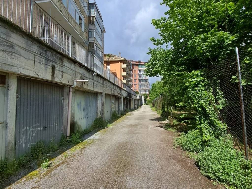 Box / garage a Avellino in Via Vallone dei Lupi, 2 - Foto 4