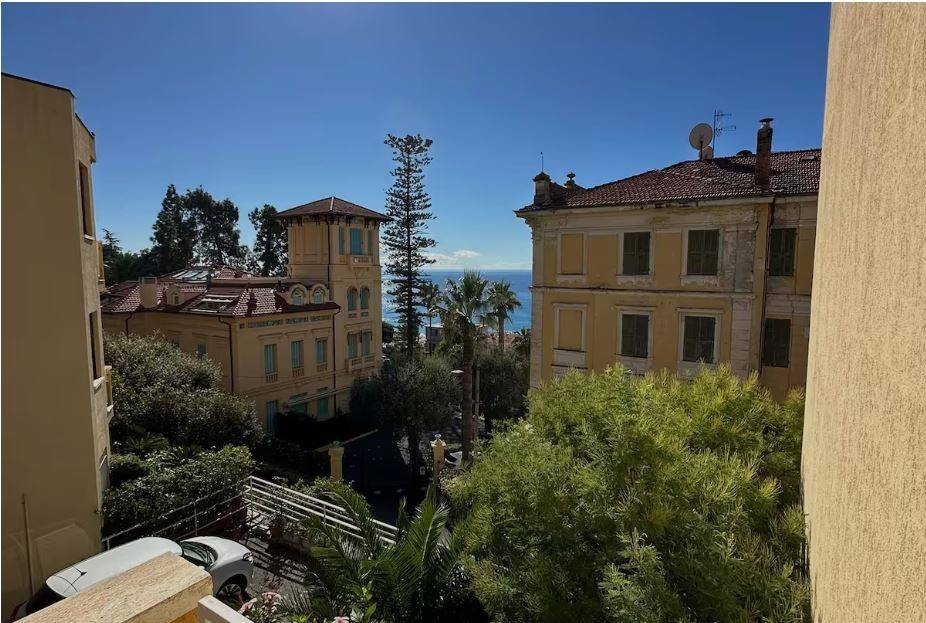 Appartamento a Ospedaletti in Via Cavalieri di Rodi, 17 - Foto 2