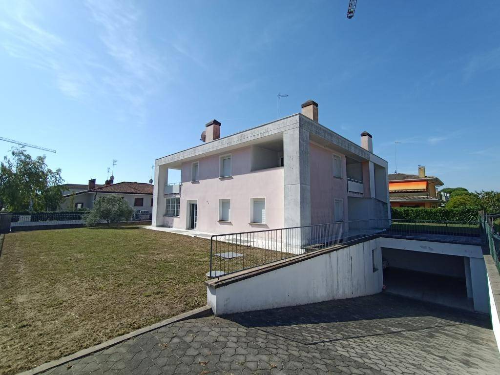 Villa a San michele al tagliamento in Via Egeria, 30 - Foto 2