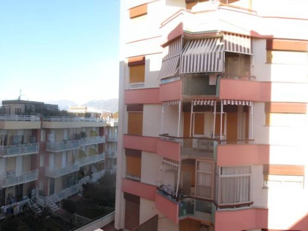 Appartamento a Albenga in Piazza Guglielmo Marconi - Foto 5