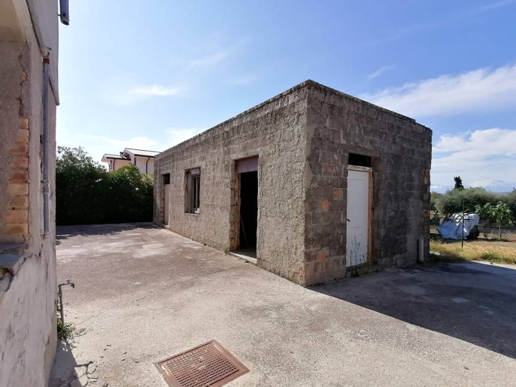 Casa indipendente a Nereto in Via Parignano - Foto 4