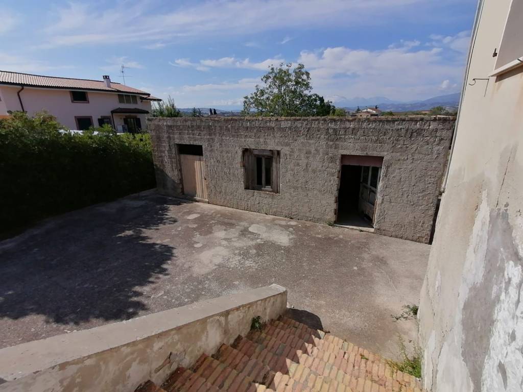 Casa indipendente a Nereto in Via Parignano - Foto 5