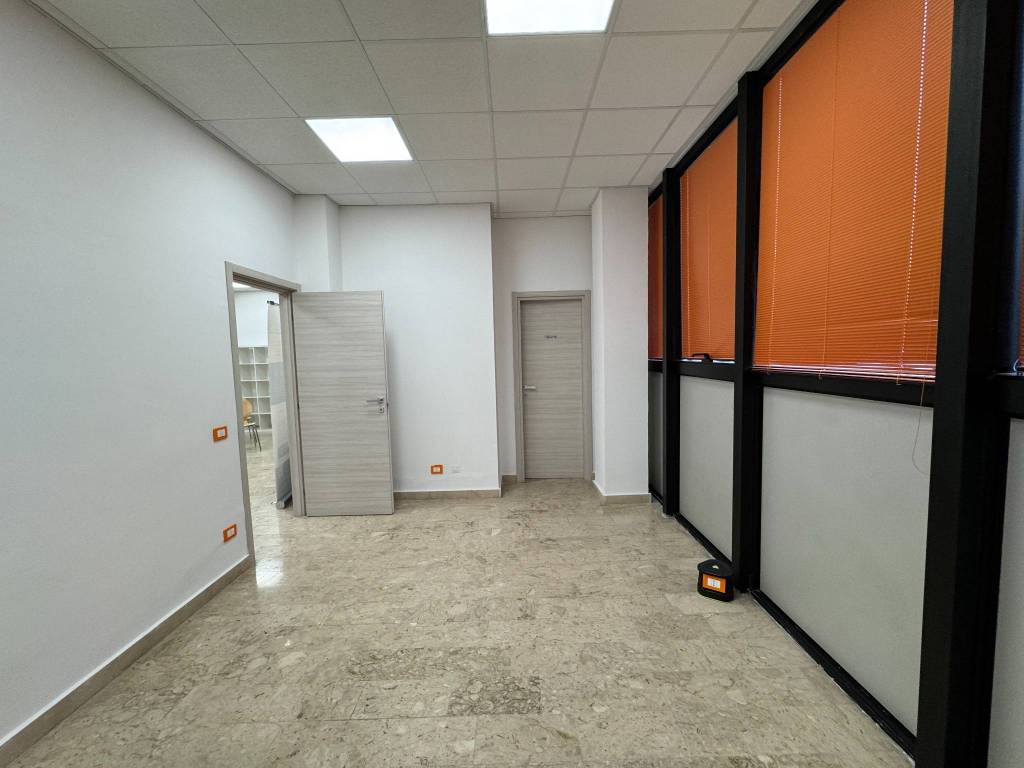 Immobile a Messina in Area Artigianale A.S.I. - Foto 2