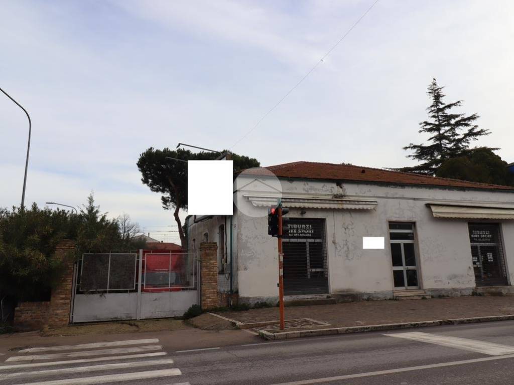 Casa indipendente a Giulianova in Via Galileo Galilei, 132 - Foto 2