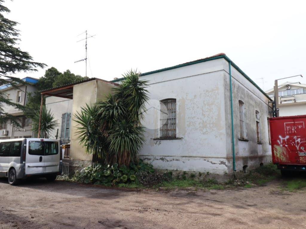 Casa indipendente a Giulianova in Via Galileo Galilei, 132 - Foto 3