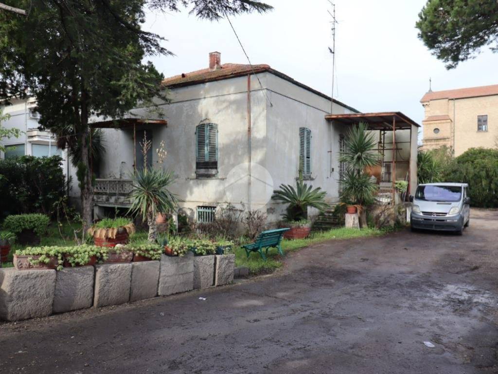 Casa indipendente a Giulianova in Via Galileo Galilei, 132 - Foto 4