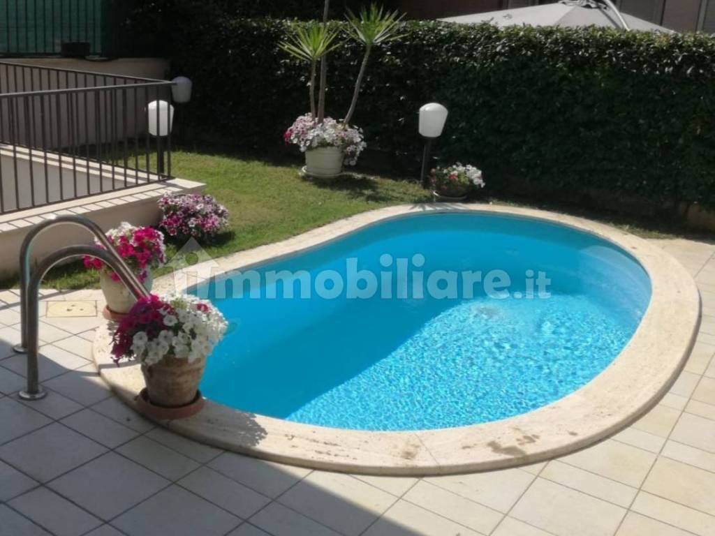 Appartamento a Latina in Viale della Stazione - Foto 2
