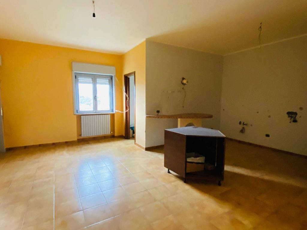Appartamento a Lamezia terme in Via Del Progresso - Foto 4