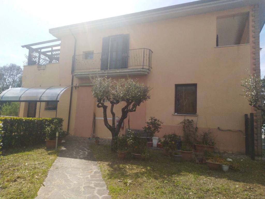Appartamento a Isernia in Strada Statale App. Abruzzese e Appulo Sannitico - Foto 2