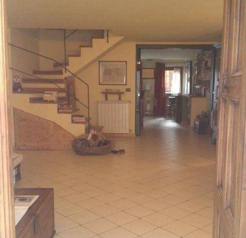 Villa a La salle in Via E. Chanoux 4 - Foto 2