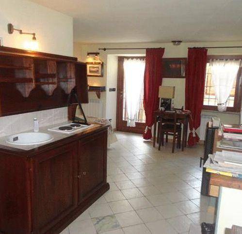 Villa a La salle in Via E. Chanoux 4 - Foto 3