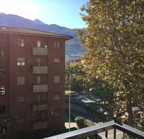 Appartamento a Aosta in Via St. Martin De Corleans - Foto 2