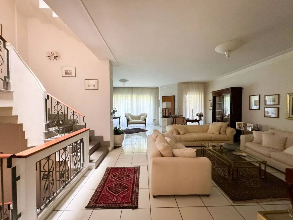 Villa a Caserta in Via Emanuele De Cillis, 21 - Foto 2