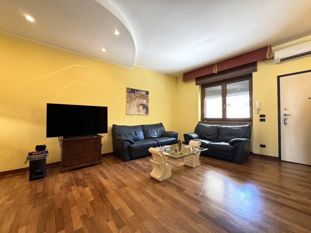 Villa a Surbo in Via Cosimo De Giorgi, 74 - Foto 2