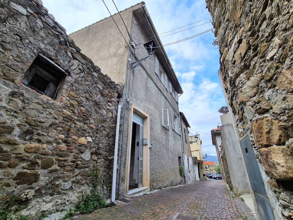 Casa indipendente a Albenga in Via alla Costa - Foto 2