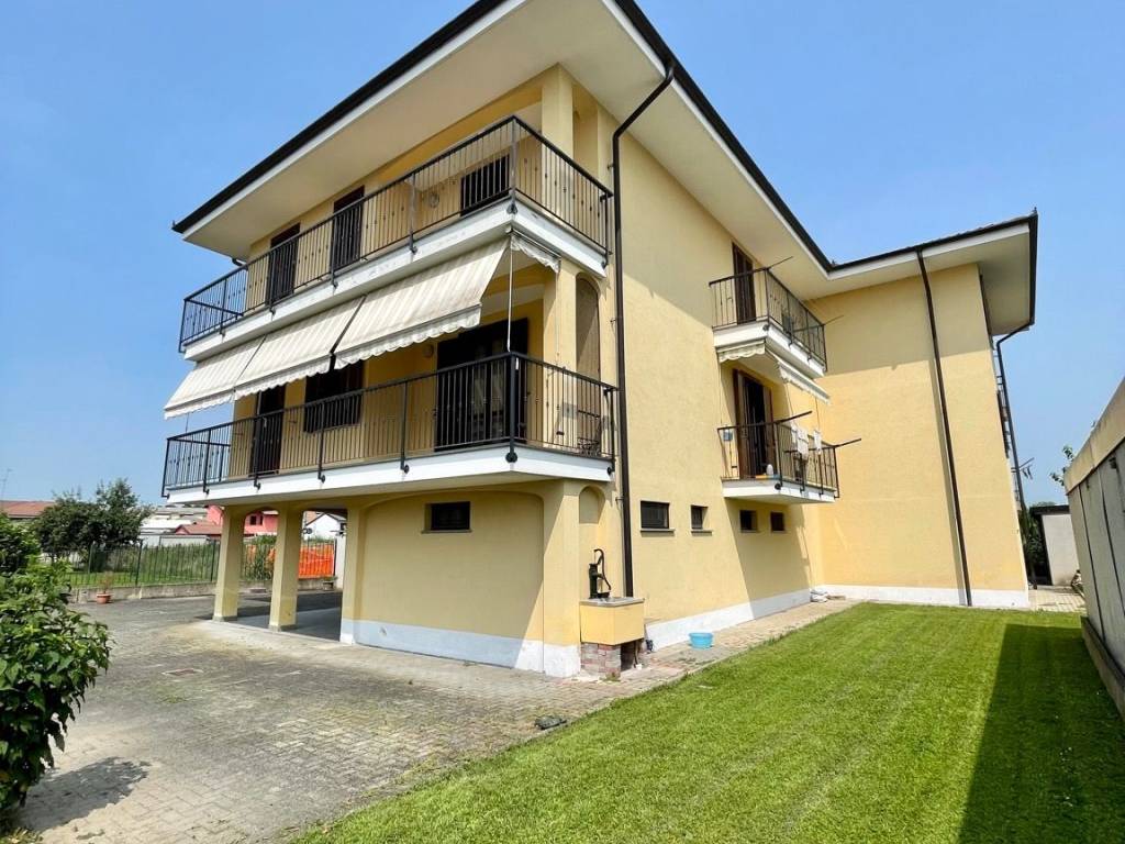 Appartamento a Crescentino in Via Ugo Foscolo - Foto 2