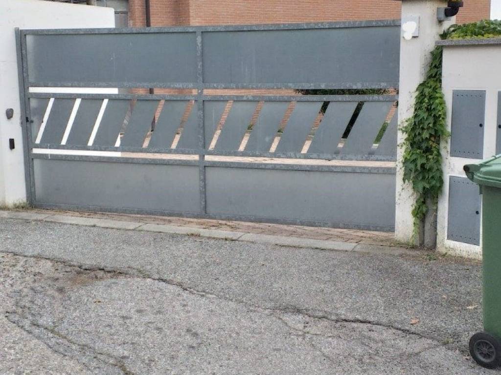 Box / garage a Asti in Via Mario Diana Careddu - Foto 2