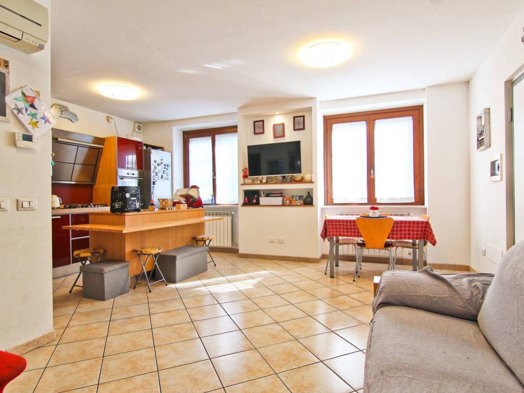 Appartamento a Cogliate in Via Armando Diaz - Foto 3