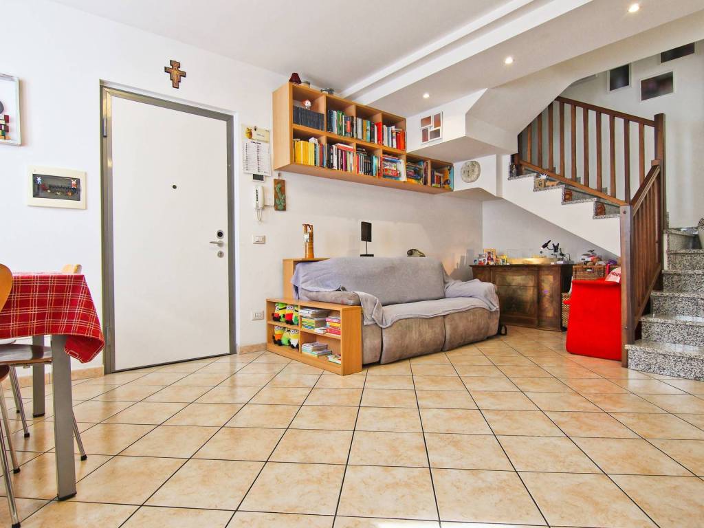 Appartamento a Cogliate in Via Armando Diaz - Foto 4