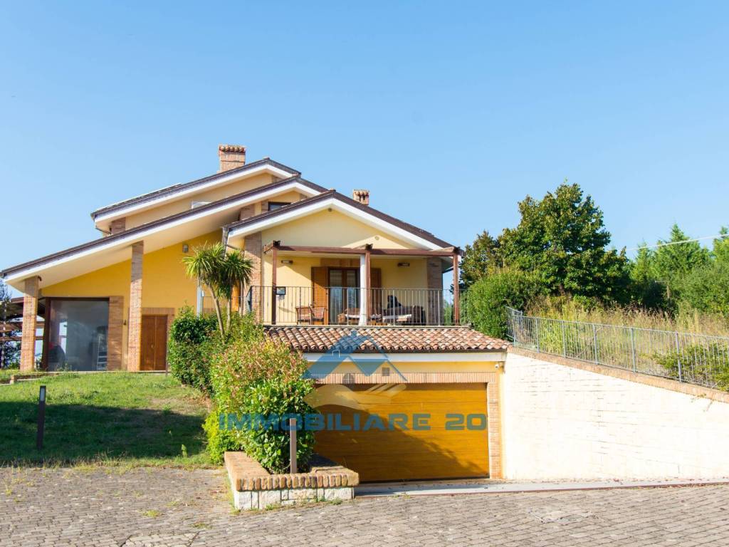 Villa a Teramo in VILLA FALCHINI, 1 - Foto 2