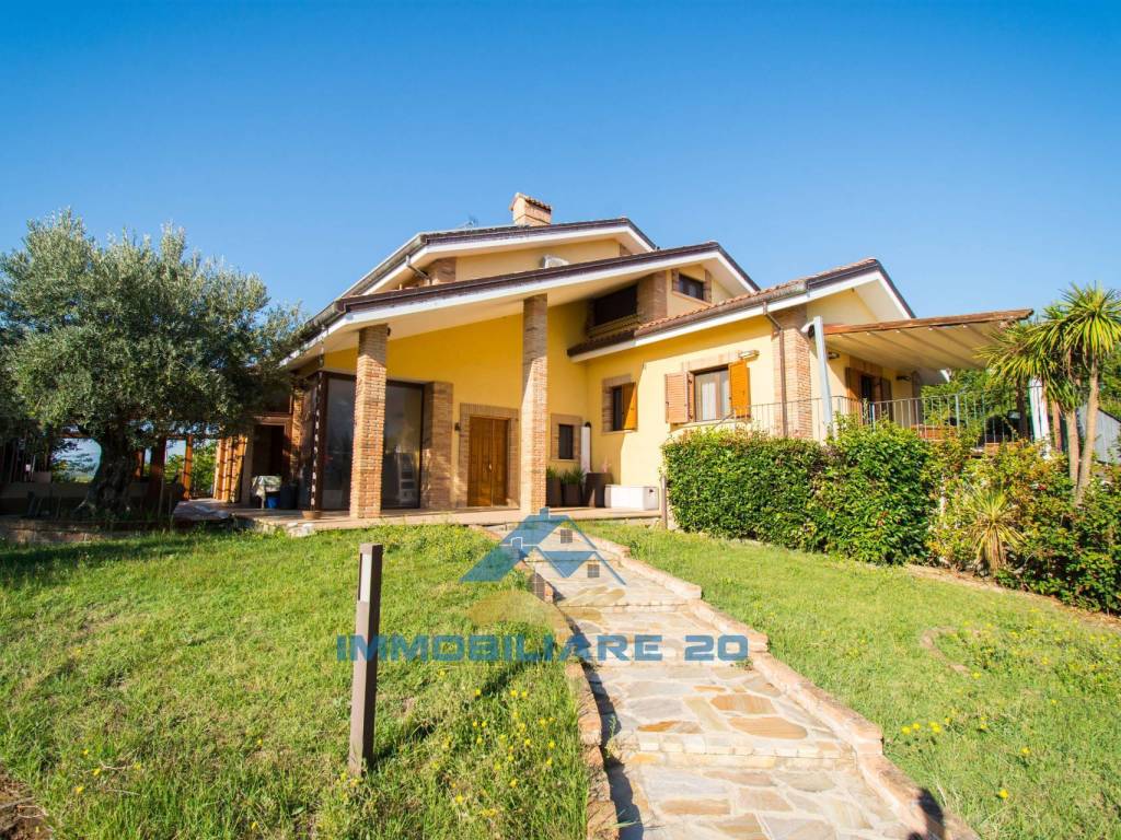 Villa a Teramo in VILLA FALCHINI, 1 - Foto 3