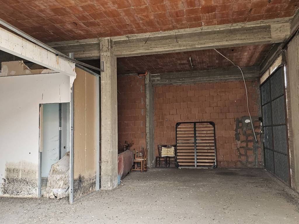 Box / garage a Vittoria in Via Giacomo Leopardi - Foto 4