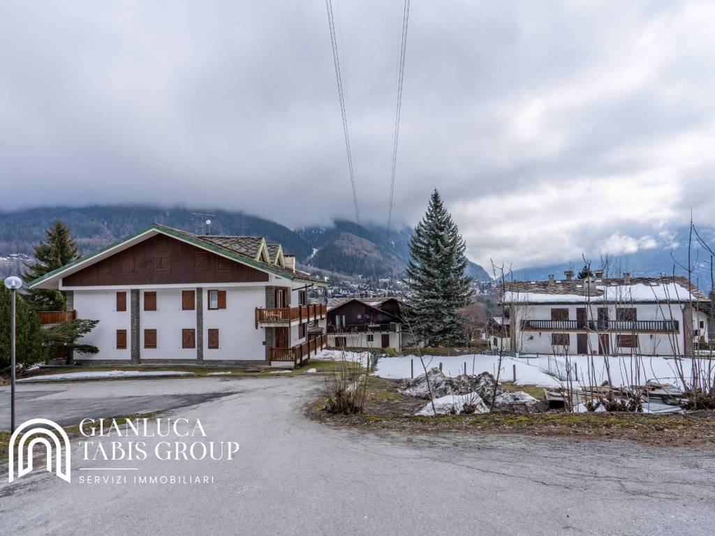 Appartamento a Courmayeur in Strada della Vittoria, 23 - Foto 2