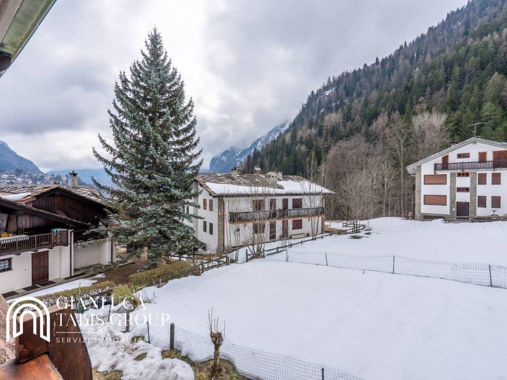 Appartamento a Courmayeur in Strada della Vittoria, 23 - Foto 5