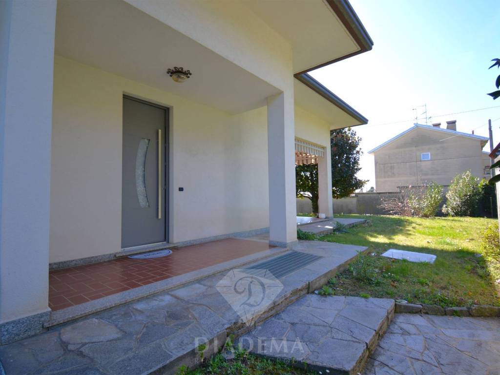 Villa a Sumirago in Via Cesare Battisti, 3 - Foto 5