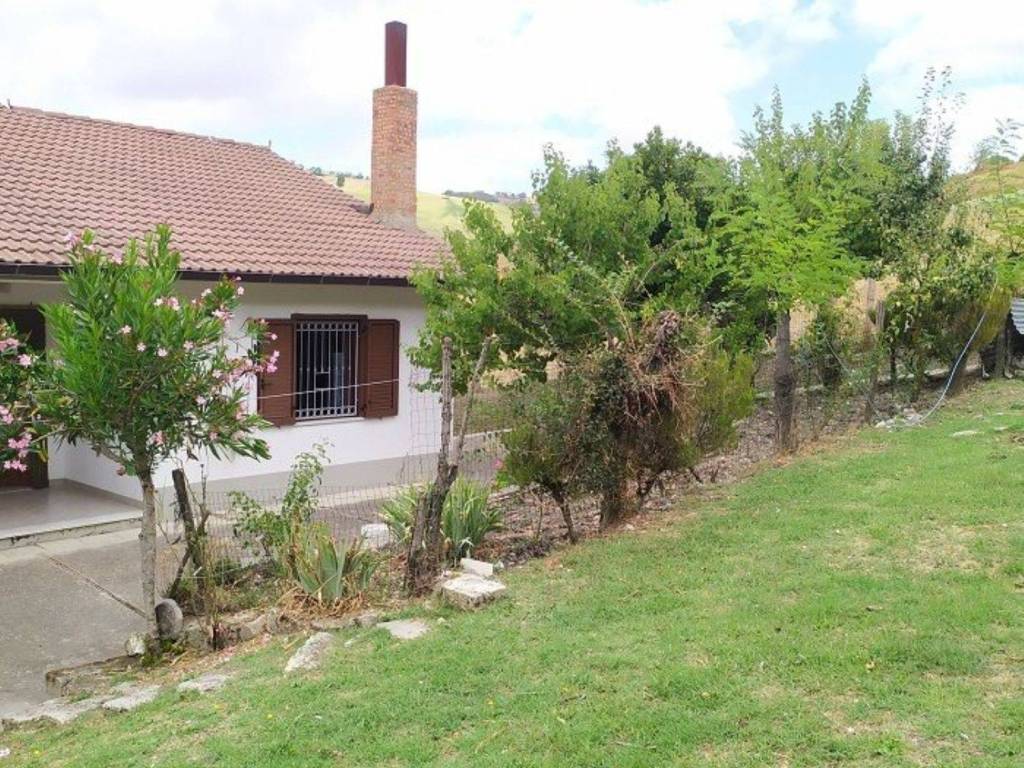 Villa a Villanova del battista in Contrada Piscioli S.N.C. - Foto 2