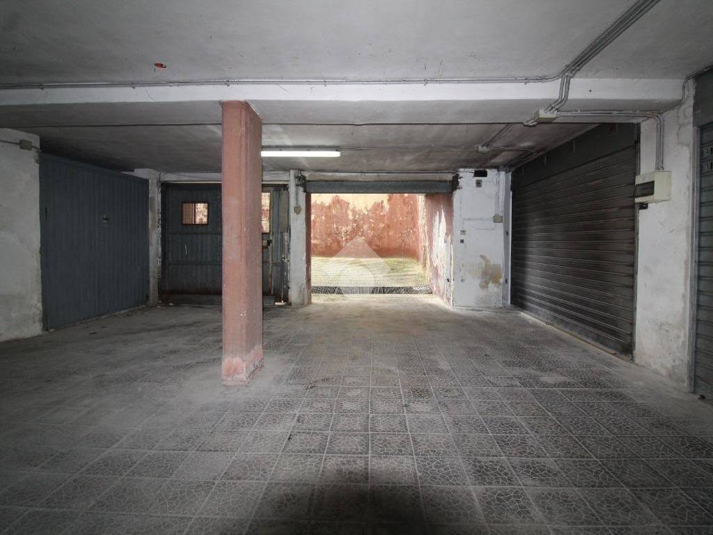 Box / garage a Brindisi in Via Monte San Michele, 65 - Foto 2