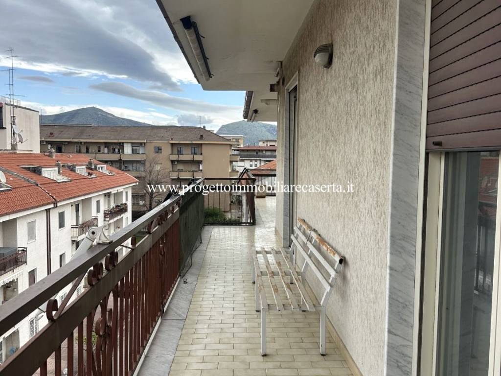 Appartamento a Caserta in Via Giulio Antonio Acquaviva - Foto 3