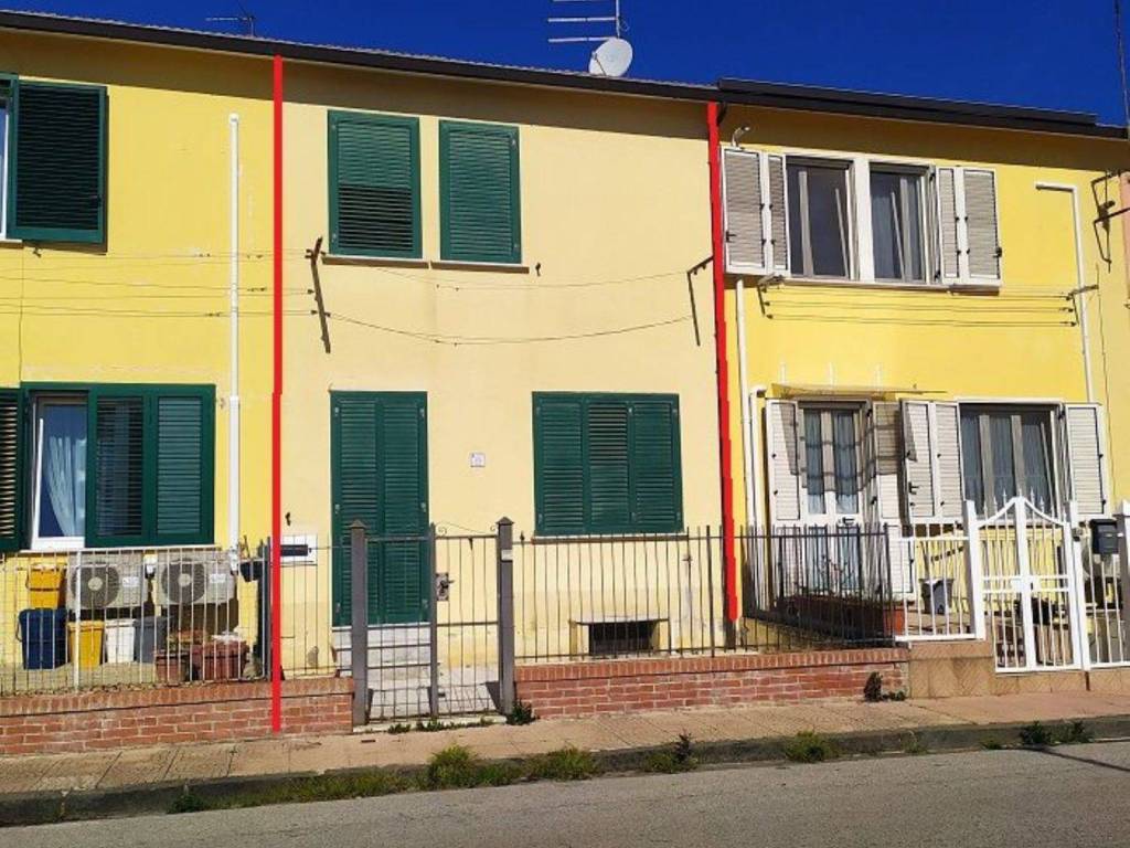 Villa a Mirabella eclano in Viale Italia S.N.C. - Foto 4